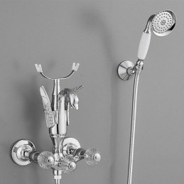 Moderner Badewannenhahn in...