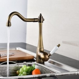 Küchenarmatur im Retro-Stil...